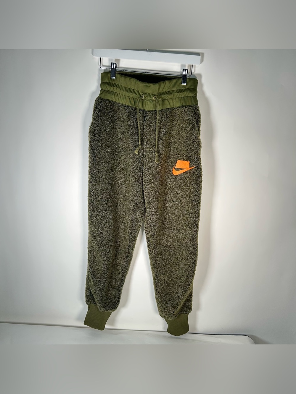 Nike Women’s Sportswear NSW Sherpa Pile Fleece Joggers Sweatpants Green Small